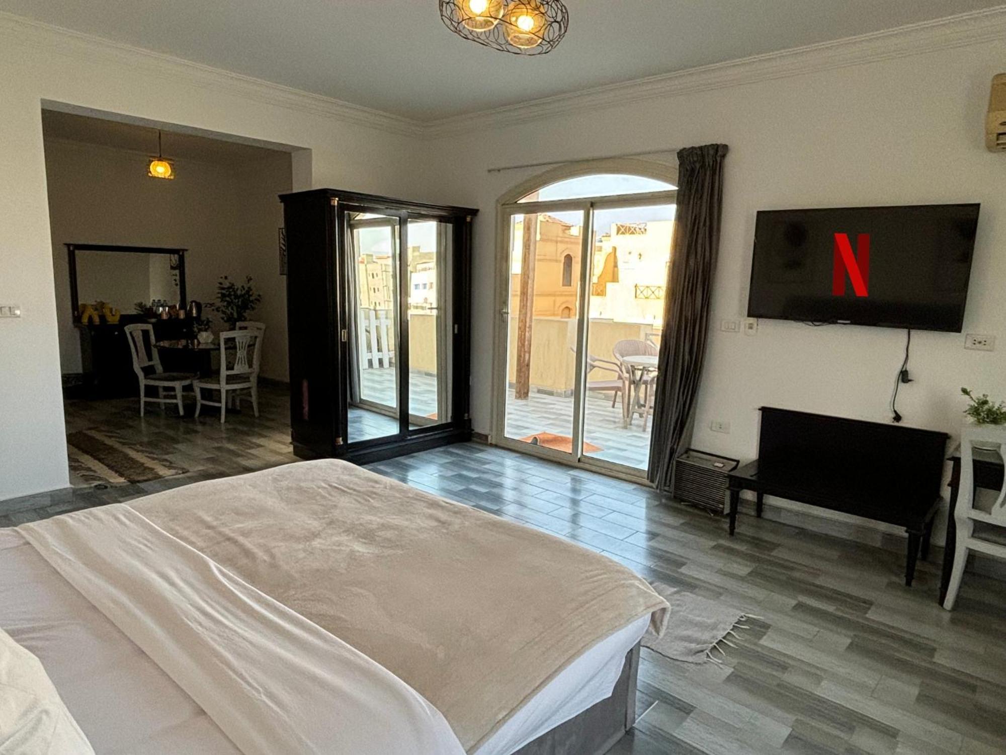K Boutique Hotel Medspa-Pyramids & Grand Egyptian Museum Ghatati Esterno foto